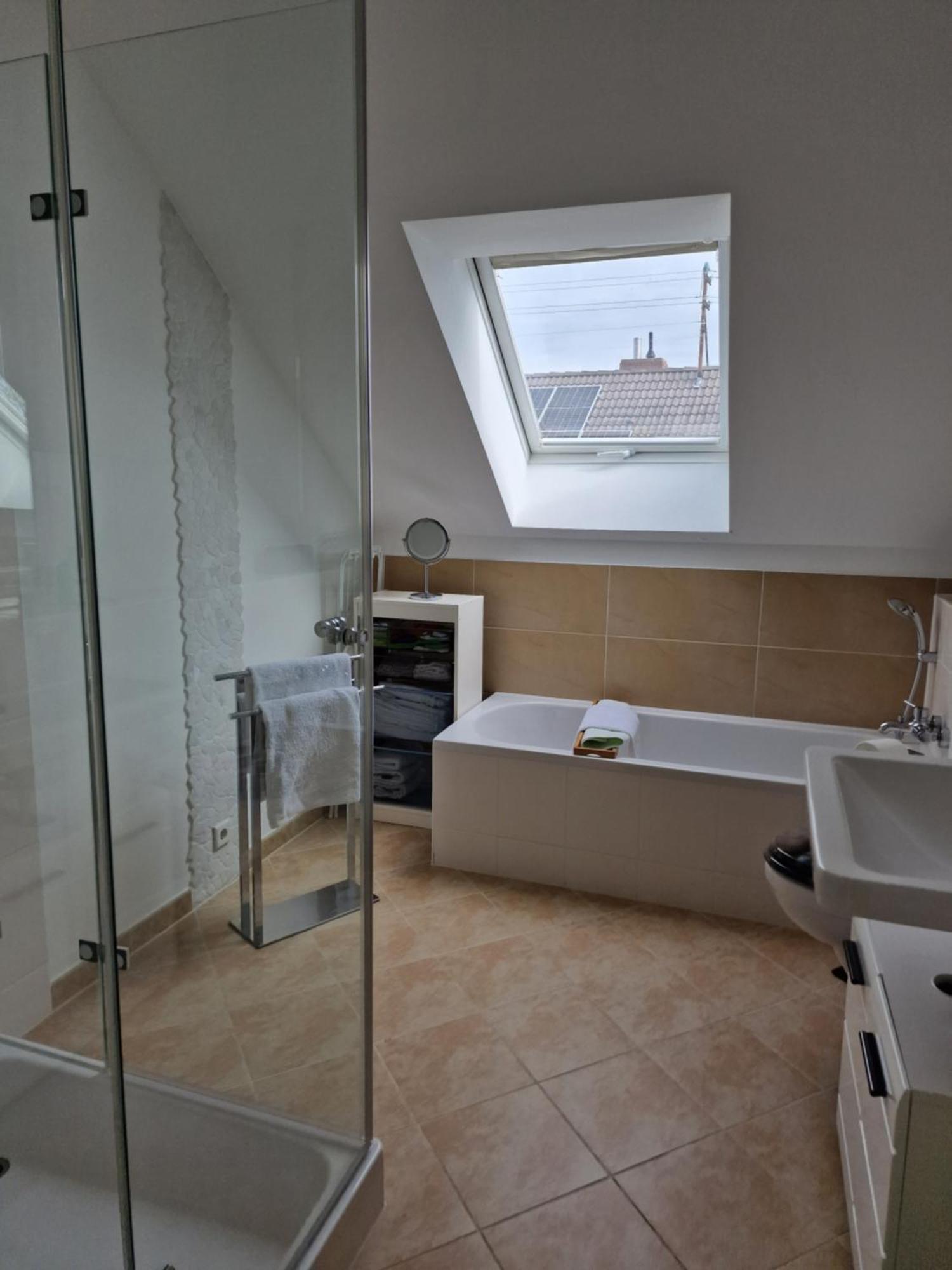 Ferienwohnung Rosenbluete Neustadt an der Weinstraße Buitenkant foto